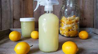Oil-and-Lemon-or-Vinegar