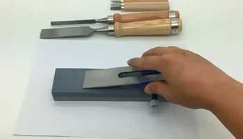 What is the Angle At Which Chisels Should Be Honed
